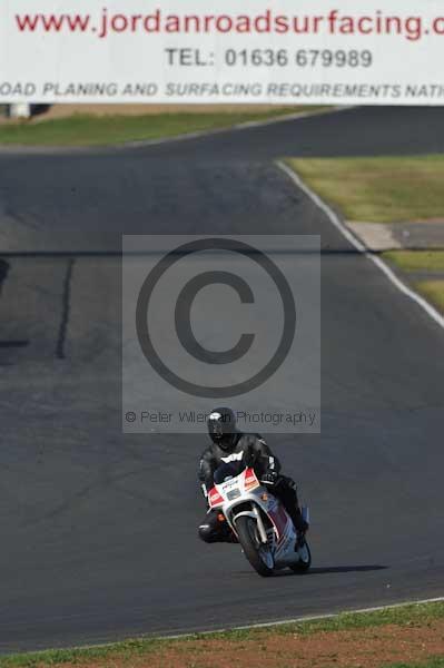 Mallory park Leicestershire;Mallory park photographs;Motorcycle action photographs;event digital images;eventdigitalimages;mallory park;no limits trackday;peter wileman photography;trackday;trackday digital images;trackday photos