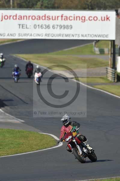 Mallory park Leicestershire;Mallory park photographs;Motorcycle action photographs;event digital images;eventdigitalimages;mallory park;no limits trackday;peter wileman photography;trackday;trackday digital images;trackday photos