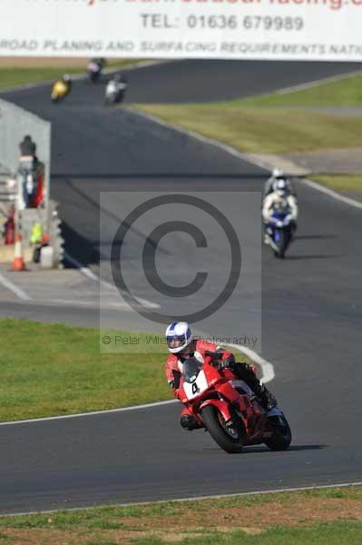 Mallory park Leicestershire;Mallory park photographs;Motorcycle action photographs;event digital images;eventdigitalimages;mallory park;no limits trackday;peter wileman photography;trackday;trackday digital images;trackday photos