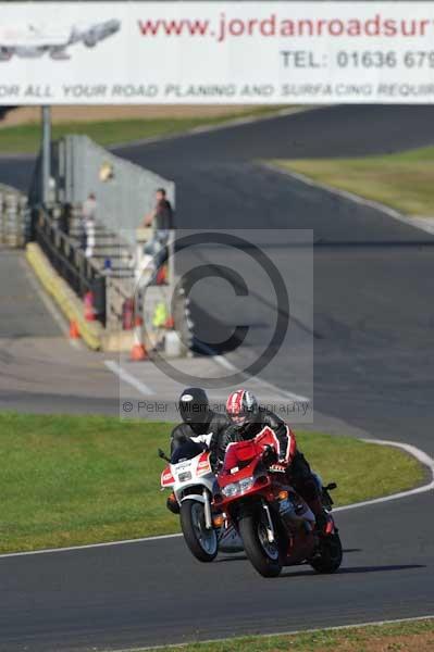 Mallory park Leicestershire;Mallory park photographs;Motorcycle action photographs;event digital images;eventdigitalimages;mallory park;no limits trackday;peter wileman photography;trackday;trackday digital images;trackday photos