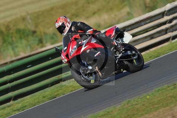 Mallory park Leicestershire;Mallory park photographs;Motorcycle action photographs;event digital images;eventdigitalimages;mallory park;no limits trackday;peter wileman photography;trackday;trackday digital images;trackday photos