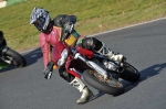 Mallory-park-Leicestershire;Mallory-park-photographs;Motorcycle-action-photographs;event-digital-images;eventdigitalimages;mallory-park;no-limits-trackday;peter-wileman-photography;trackday;trackday-digital-images;trackday-photos