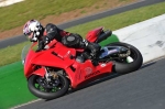 Mallory-park-Leicestershire;Mallory-park-photographs;Motorcycle-action-photographs;event-digital-images;eventdigitalimages;mallory-park;no-limits-trackday;peter-wileman-photography;trackday;trackday-digital-images;trackday-photos