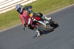 Mallory-park-Leicestershire;Mallory-park-photographs;Motorcycle-action-photographs;event-digital-images;eventdigitalimages;mallory-park;no-limits-trackday;peter-wileman-photography;trackday;trackday-digital-images;trackday-photos