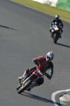 Mallory-park-Leicestershire;Mallory-park-photographs;Motorcycle-action-photographs;event-digital-images;eventdigitalimages;mallory-park;no-limits-trackday;peter-wileman-photography;trackday;trackday-digital-images;trackday-photos