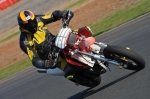 Mallory-park-Leicestershire;Mallory-park-photographs;Motorcycle-action-photographs;event-digital-images;eventdigitalimages;mallory-park;no-limits-trackday;peter-wileman-photography;trackday;trackday-digital-images;trackday-photos