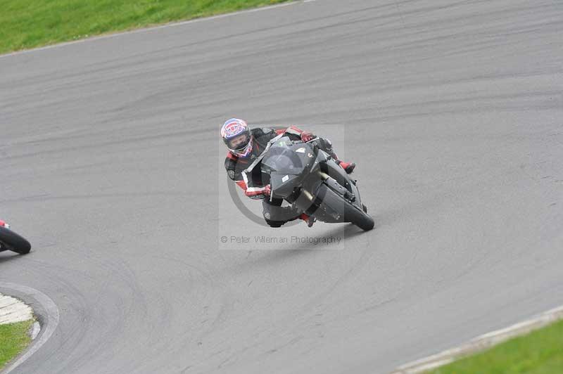 Motorcycle action photographs;anglesey circuit;anglesey trackday photographs;event digital images;eventdigitalimages;no limits trackday;oulton park circuit cheshire;peter wileman photography;trackday;trackday digital images;trackday photos;ty croes circuit wales