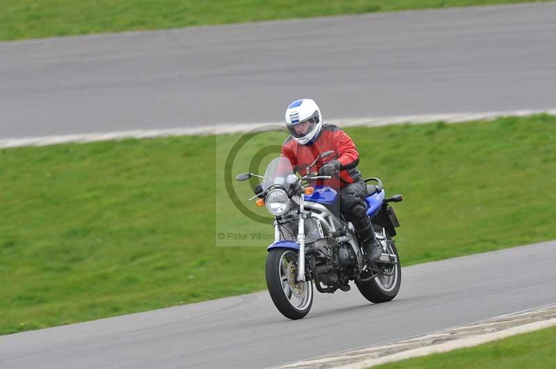 Motorcycle action photographs;anglesey circuit;anglesey trackday photographs;event digital images;eventdigitalimages;no limits trackday;oulton park circuit cheshire;peter wileman photography;trackday;trackday digital images;trackday photos;ty croes circuit wales