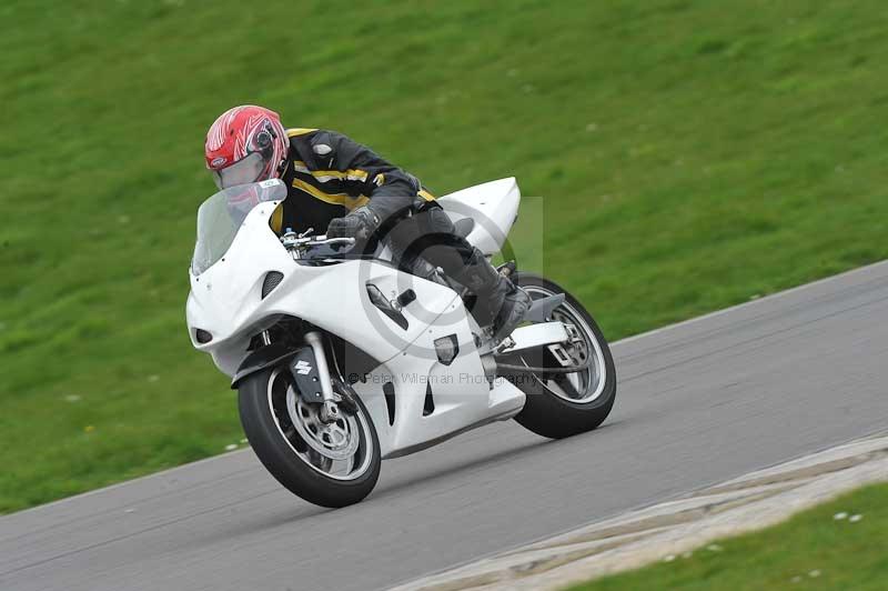 Motorcycle action photographs;anglesey circuit;anglesey trackday photographs;event digital images;eventdigitalimages;no limits trackday;oulton park circuit cheshire;peter wileman photography;trackday;trackday digital images;trackday photos;ty croes circuit wales