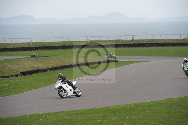 Motorcycle action photographs;anglesey circuit;anglesey trackday photographs;event digital images;eventdigitalimages;no limits trackday;oulton park circuit cheshire;peter wileman photography;trackday;trackday digital images;trackday photos;ty croes circuit wales