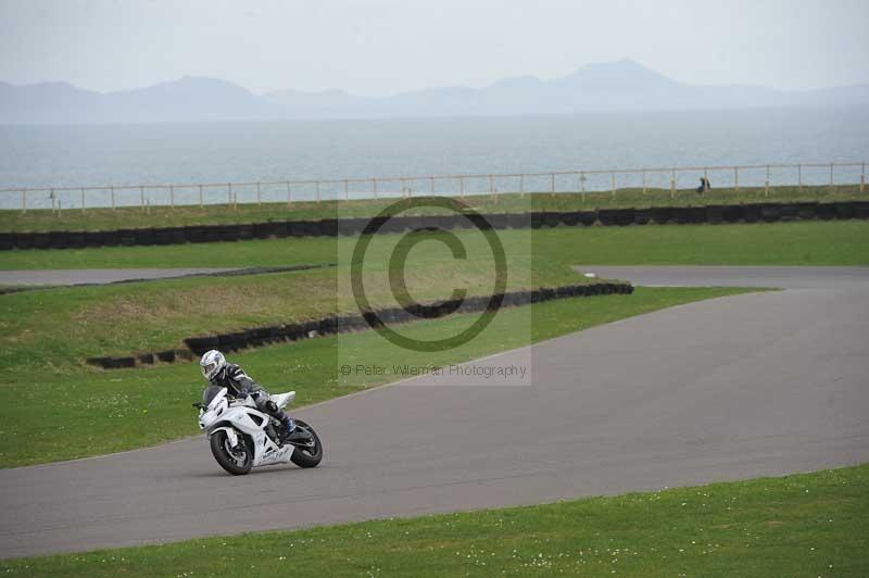 Motorcycle action photographs;anglesey circuit;anglesey trackday photographs;event digital images;eventdigitalimages;no limits trackday;oulton park circuit cheshire;peter wileman photography;trackday;trackday digital images;trackday photos;ty croes circuit wales
