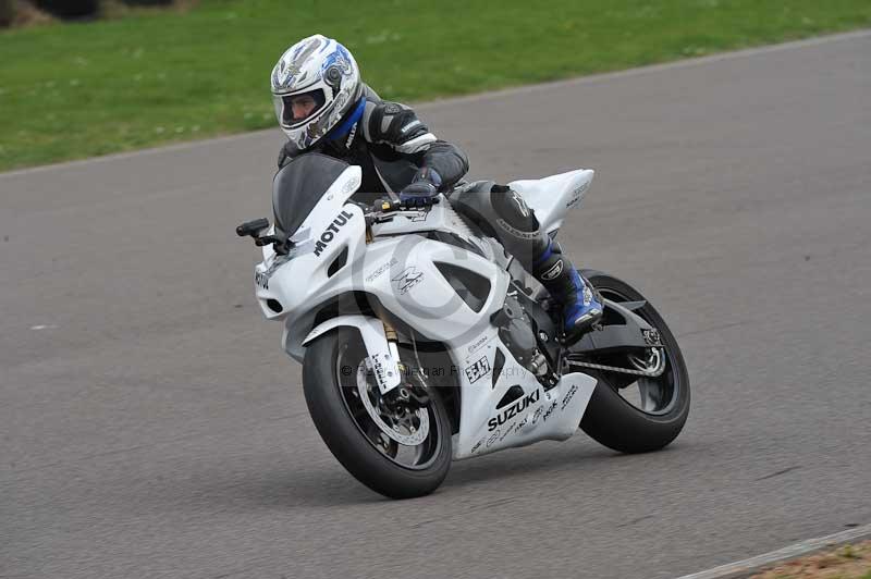 Motorcycle action photographs;anglesey circuit;anglesey trackday photographs;event digital images;eventdigitalimages;no limits trackday;oulton park circuit cheshire;peter wileman photography;trackday;trackday digital images;trackday photos;ty croes circuit wales
