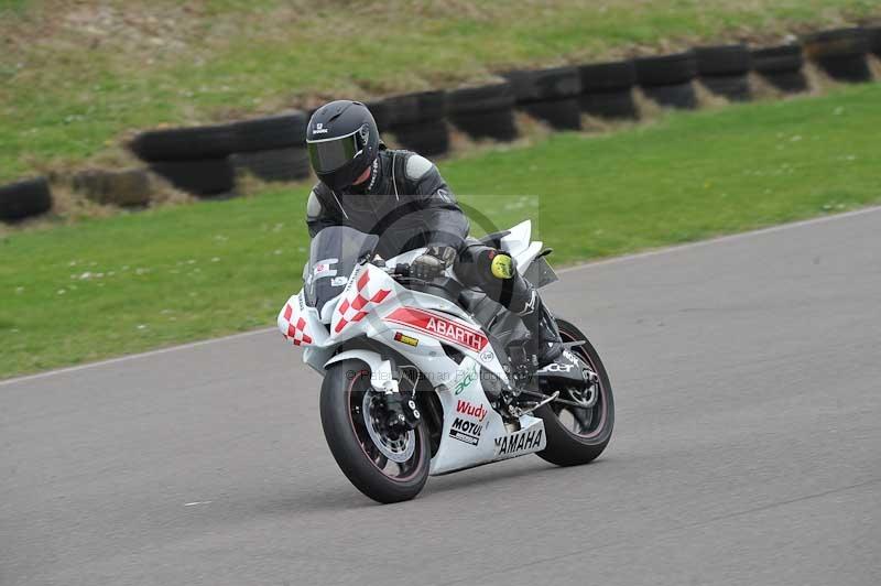 Motorcycle action photographs;anglesey circuit;anglesey trackday photographs;event digital images;eventdigitalimages;no limits trackday;oulton park circuit cheshire;peter wileman photography;trackday;trackday digital images;trackday photos;ty croes circuit wales