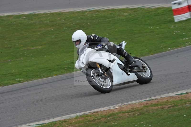 Motorcycle action photographs;anglesey circuit;anglesey trackday photographs;event digital images;eventdigitalimages;no limits trackday;oulton park circuit cheshire;peter wileman photography;trackday;trackday digital images;trackday photos;ty croes circuit wales