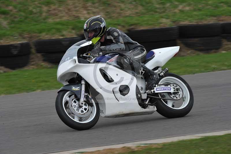 Motorcycle action photographs;anglesey circuit;anglesey trackday photographs;event digital images;eventdigitalimages;no limits trackday;oulton park circuit cheshire;peter wileman photography;trackday;trackday digital images;trackday photos;ty croes circuit wales