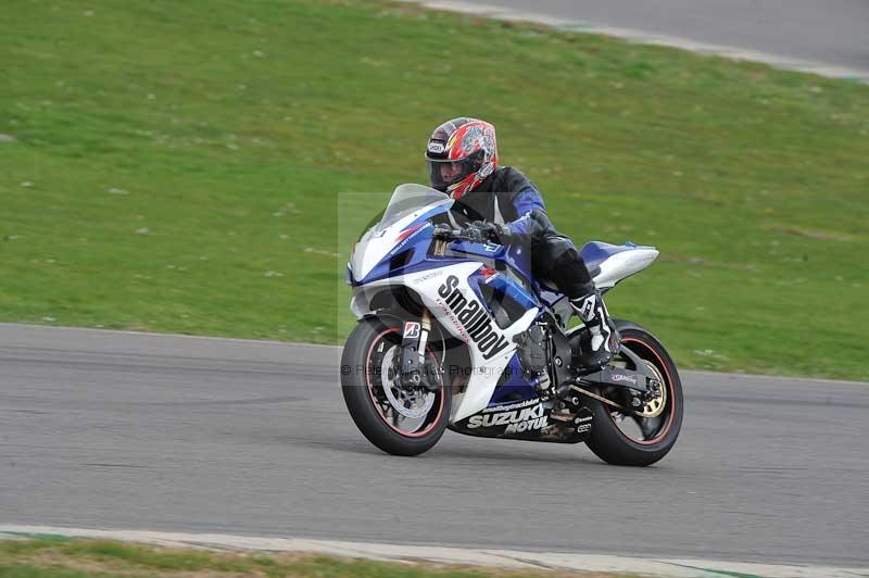 Motorcycle action photographs;anglesey circuit;anglesey trackday photographs;event digital images;eventdigitalimages;no limits trackday;oulton park circuit cheshire;peter wileman photography;trackday;trackday digital images;trackday photos;ty croes circuit wales