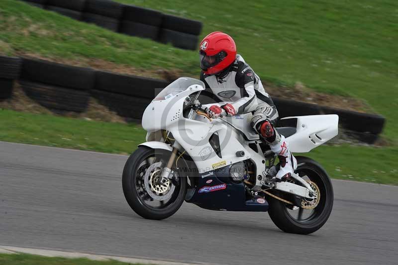 Motorcycle action photographs;anglesey circuit;anglesey trackday photographs;event digital images;eventdigitalimages;no limits trackday;oulton park circuit cheshire;peter wileman photography;trackday;trackday digital images;trackday photos;ty croes circuit wales