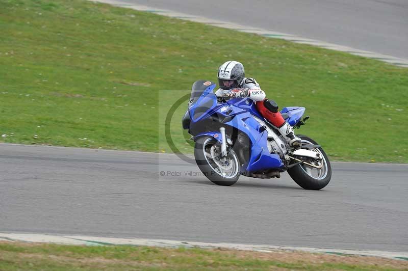 Motorcycle action photographs;anglesey circuit;anglesey trackday photographs;event digital images;eventdigitalimages;no limits trackday;oulton park circuit cheshire;peter wileman photography;trackday;trackday digital images;trackday photos;ty croes circuit wales