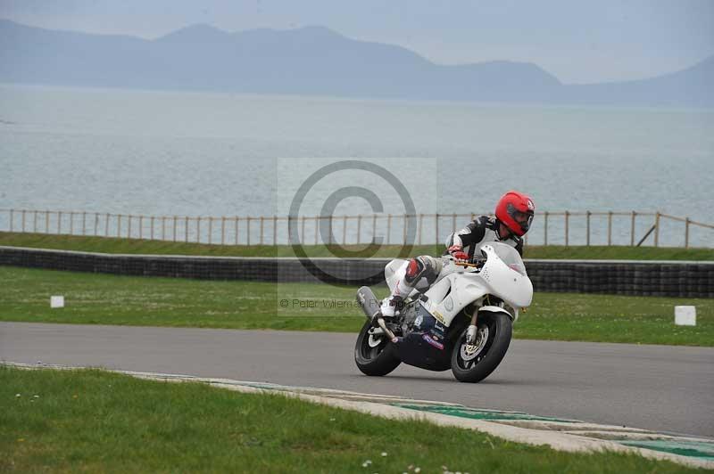 Motorcycle action photographs;anglesey circuit;anglesey trackday photographs;event digital images;eventdigitalimages;no limits trackday;oulton park circuit cheshire;peter wileman photography;trackday;trackday digital images;trackday photos;ty croes circuit wales