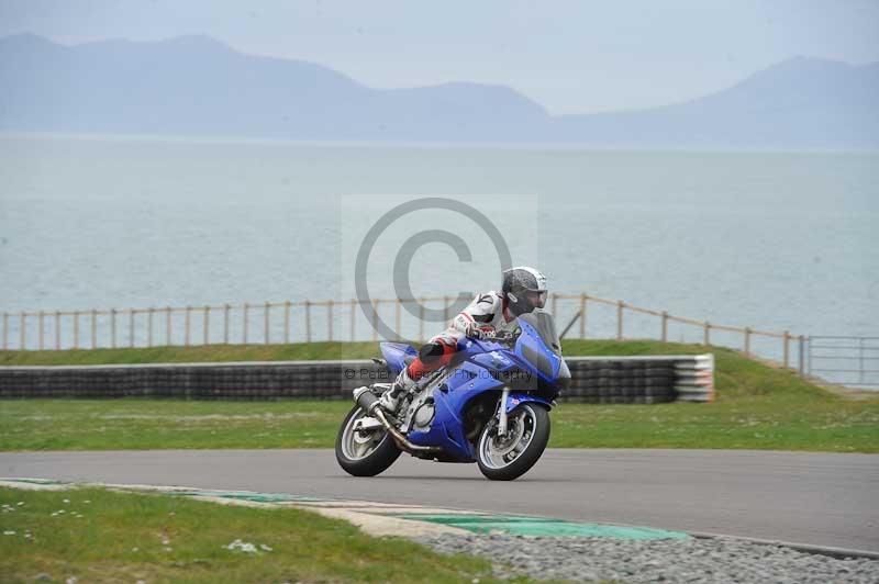 Motorcycle action photographs;anglesey circuit;anglesey trackday photographs;event digital images;eventdigitalimages;no limits trackday;oulton park circuit cheshire;peter wileman photography;trackday;trackday digital images;trackday photos;ty croes circuit wales