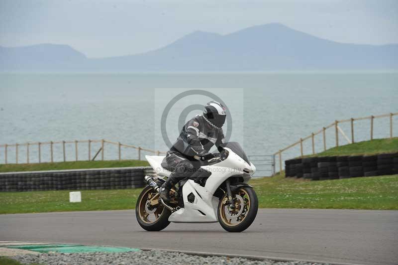 Motorcycle action photographs;anglesey circuit;anglesey trackday photographs;event digital images;eventdigitalimages;no limits trackday;oulton park circuit cheshire;peter wileman photography;trackday;trackday digital images;trackday photos;ty croes circuit wales