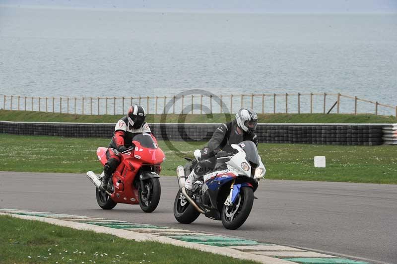 Motorcycle action photographs;anglesey circuit;anglesey trackday photographs;event digital images;eventdigitalimages;no limits trackday;oulton park circuit cheshire;peter wileman photography;trackday;trackday digital images;trackday photos;ty croes circuit wales