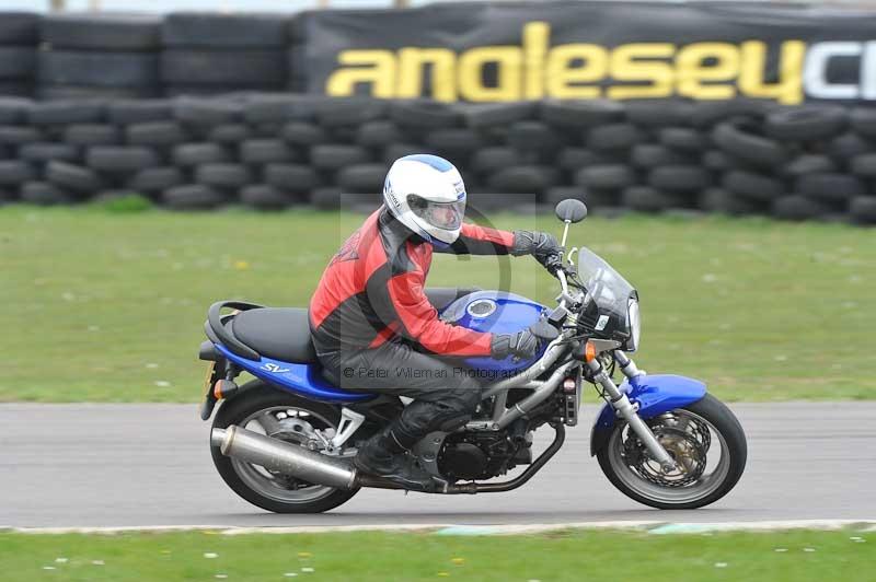 Motorcycle action photographs;anglesey circuit;anglesey trackday photographs;event digital images;eventdigitalimages;no limits trackday;oulton park circuit cheshire;peter wileman photography;trackday;trackday digital images;trackday photos;ty croes circuit wales
