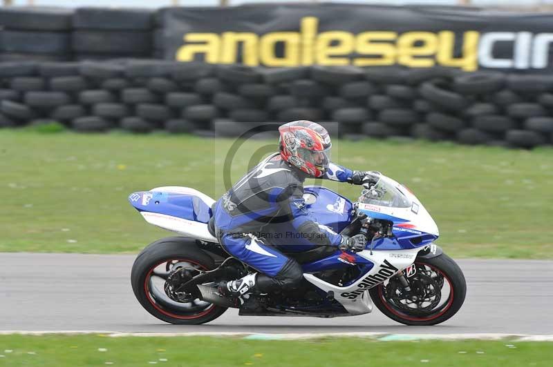 Motorcycle action photographs;anglesey circuit;anglesey trackday photographs;event digital images;eventdigitalimages;no limits trackday;oulton park circuit cheshire;peter wileman photography;trackday;trackday digital images;trackday photos;ty croes circuit wales