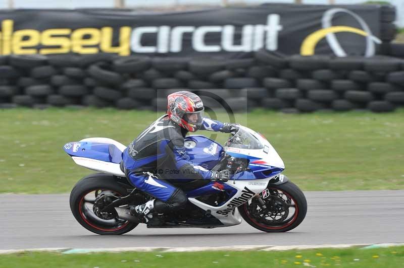Motorcycle action photographs;anglesey circuit;anglesey trackday photographs;event digital images;eventdigitalimages;no limits trackday;oulton park circuit cheshire;peter wileman photography;trackday;trackday digital images;trackday photos;ty croes circuit wales