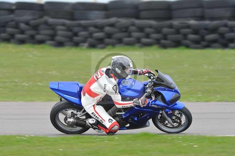 Motorcycle action photographs;anglesey circuit;anglesey trackday photographs;event digital images;eventdigitalimages;no limits trackday;oulton park circuit cheshire;peter wileman photography;trackday;trackday digital images;trackday photos;ty croes circuit wales