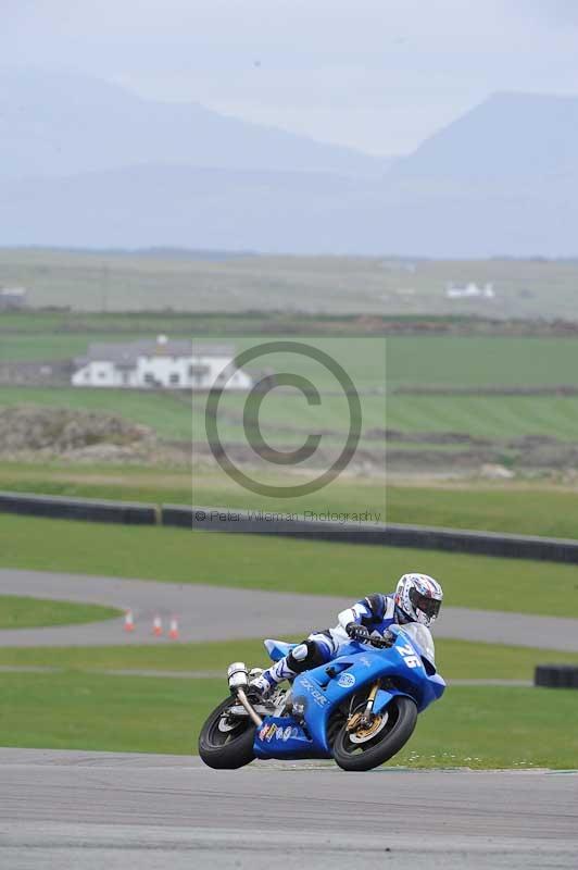 Motorcycle action photographs;anglesey circuit;anglesey trackday photographs;event digital images;eventdigitalimages;no limits trackday;oulton park circuit cheshire;peter wileman photography;trackday;trackday digital images;trackday photos;ty croes circuit wales