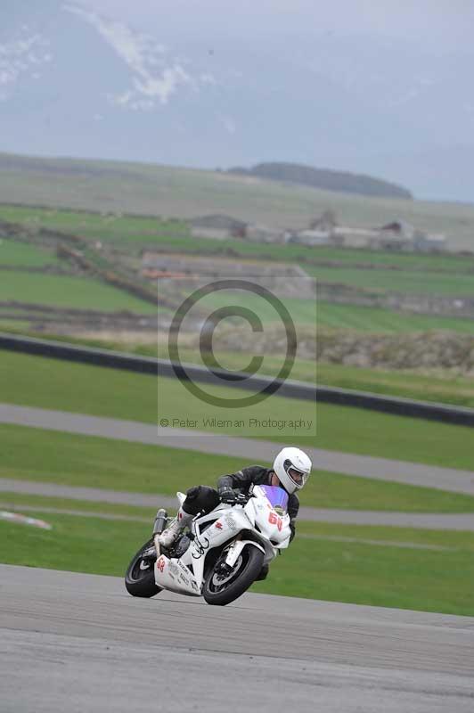 Motorcycle action photographs;anglesey circuit;anglesey trackday photographs;event digital images;eventdigitalimages;no limits trackday;oulton park circuit cheshire;peter wileman photography;trackday;trackday digital images;trackday photos;ty croes circuit wales
