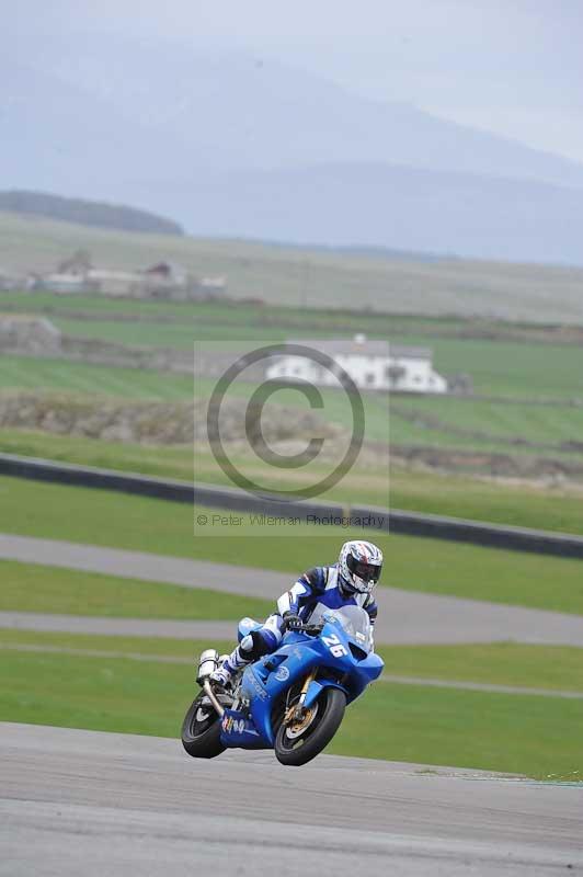 Motorcycle action photographs;anglesey circuit;anglesey trackday photographs;event digital images;eventdigitalimages;no limits trackday;oulton park circuit cheshire;peter wileman photography;trackday;trackday digital images;trackday photos;ty croes circuit wales