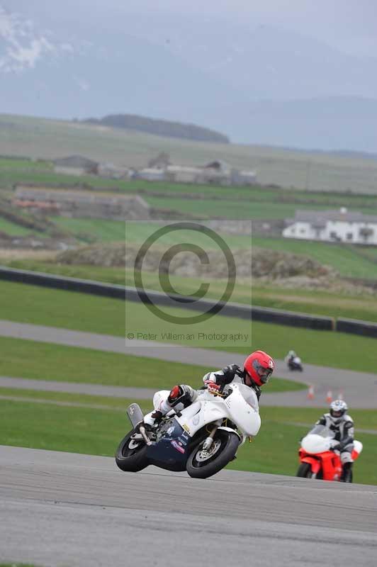 Motorcycle action photographs;anglesey circuit;anglesey trackday photographs;event digital images;eventdigitalimages;no limits trackday;oulton park circuit cheshire;peter wileman photography;trackday;trackday digital images;trackday photos;ty croes circuit wales