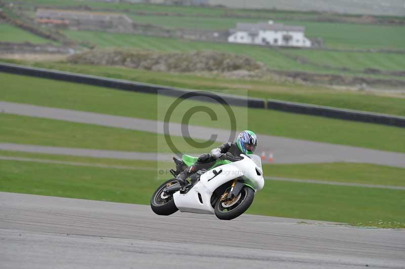 Motorcycle action photographs;anglesey circuit;anglesey trackday photographs;event digital images;eventdigitalimages;no limits trackday;oulton park circuit cheshire;peter wileman photography;trackday;trackday digital images;trackday photos;ty croes circuit wales