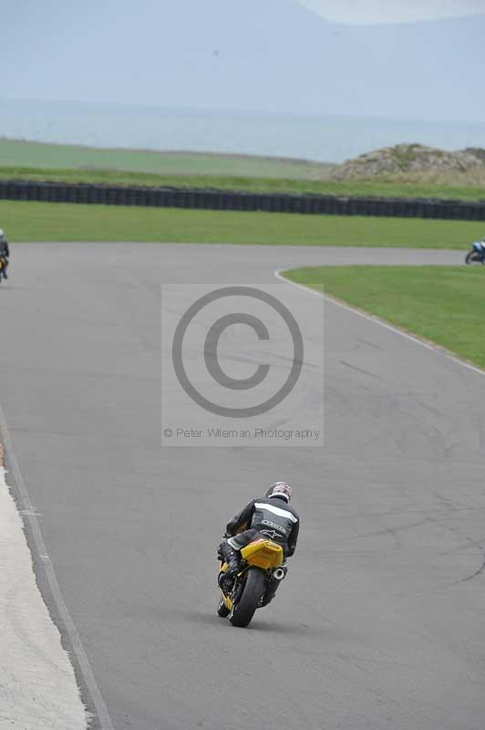Motorcycle action photographs;anglesey circuit;anglesey trackday photographs;event digital images;eventdigitalimages;no limits trackday;oulton park circuit cheshire;peter wileman photography;trackday;trackday digital images;trackday photos;ty croes circuit wales