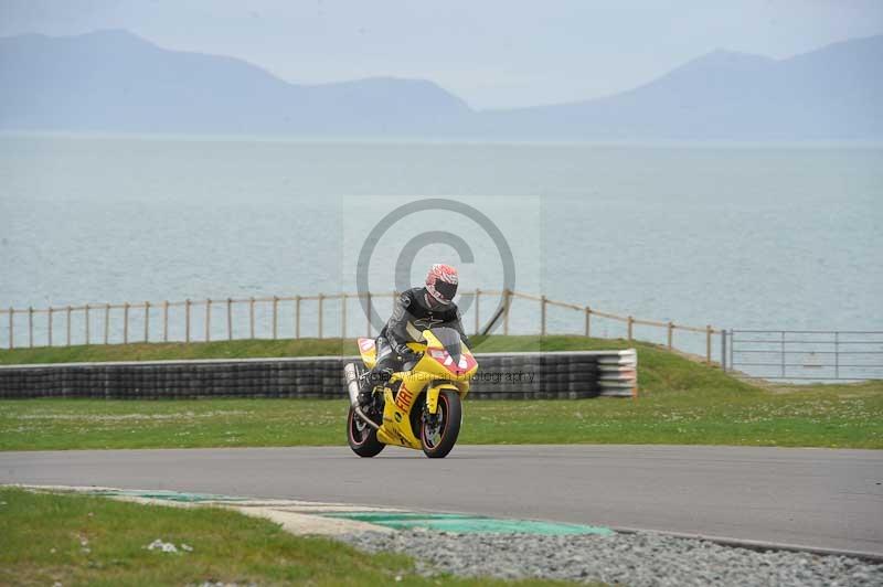 Motorcycle action photographs;anglesey circuit;anglesey trackday photographs;event digital images;eventdigitalimages;no limits trackday;oulton park circuit cheshire;peter wileman photography;trackday;trackday digital images;trackday photos;ty croes circuit wales