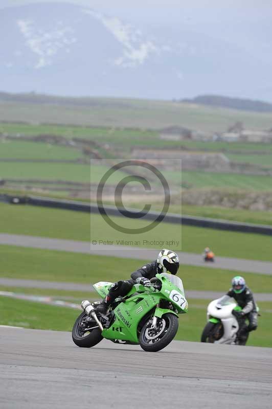 Motorcycle action photographs;anglesey circuit;anglesey trackday photographs;event digital images;eventdigitalimages;no limits trackday;oulton park circuit cheshire;peter wileman photography;trackday;trackday digital images;trackday photos;ty croes circuit wales