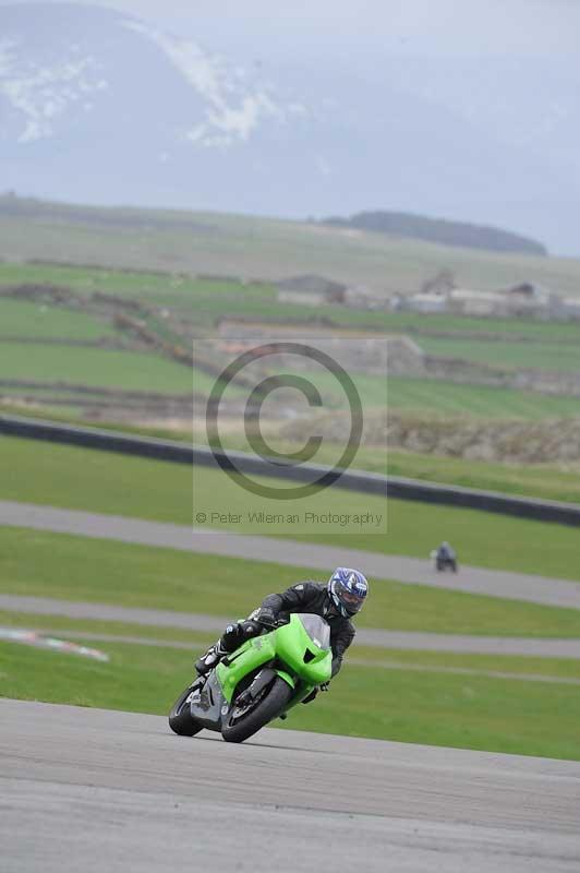 Motorcycle action photographs;anglesey circuit;anglesey trackday photographs;event digital images;eventdigitalimages;no limits trackday;oulton park circuit cheshire;peter wileman photography;trackday;trackday digital images;trackday photos;ty croes circuit wales