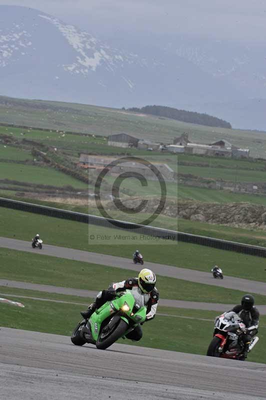 Motorcycle action photographs;anglesey circuit;anglesey trackday photographs;event digital images;eventdigitalimages;no limits trackday;oulton park circuit cheshire;peter wileman photography;trackday;trackday digital images;trackday photos;ty croes circuit wales