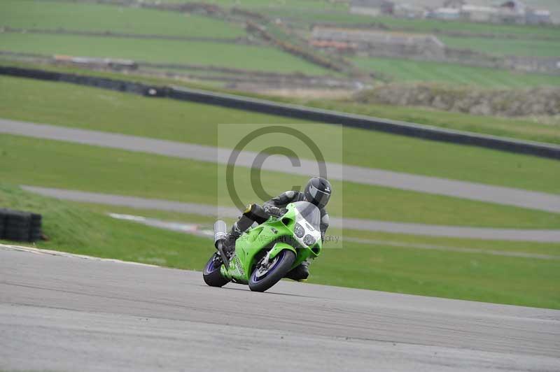 Motorcycle action photographs;anglesey circuit;anglesey trackday photographs;event digital images;eventdigitalimages;no limits trackday;oulton park circuit cheshire;peter wileman photography;trackday;trackday digital images;trackday photos;ty croes circuit wales