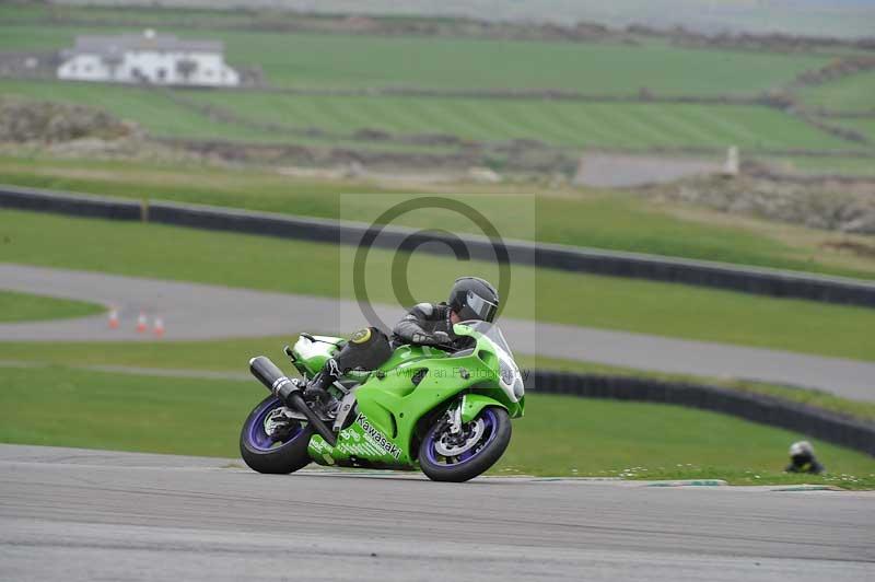 Motorcycle action photographs;anglesey circuit;anglesey trackday photographs;event digital images;eventdigitalimages;no limits trackday;oulton park circuit cheshire;peter wileman photography;trackday;trackday digital images;trackday photos;ty croes circuit wales