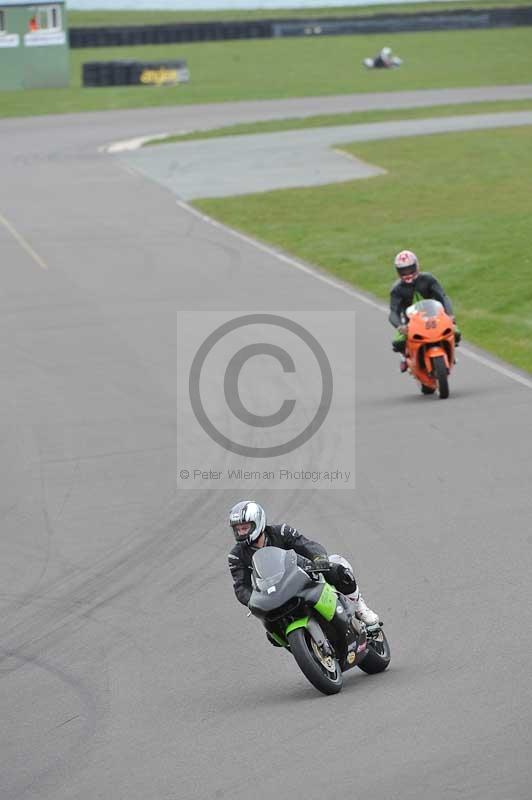 Motorcycle action photographs;anglesey circuit;anglesey trackday photographs;event digital images;eventdigitalimages;no limits trackday;oulton park circuit cheshire;peter wileman photography;trackday;trackday digital images;trackday photos;ty croes circuit wales