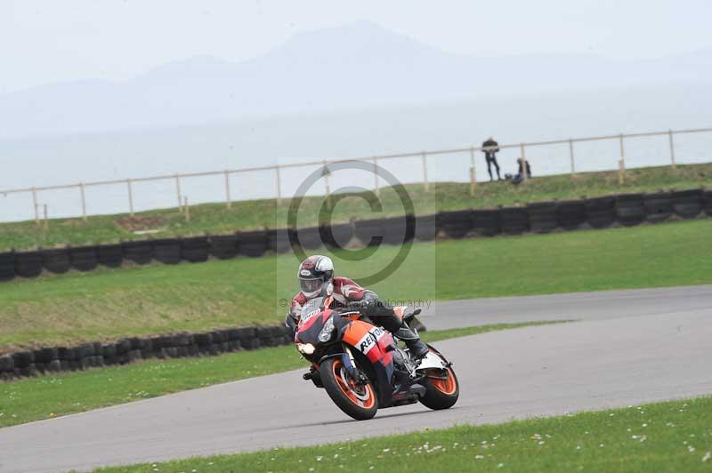 Motorcycle action photographs;anglesey circuit;anglesey trackday photographs;event digital images;eventdigitalimages;no limits trackday;oulton park circuit cheshire;peter wileman photography;trackday;trackday digital images;trackday photos;ty croes circuit wales