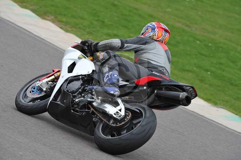 Motorcycle action photographs;anglesey circuit;anglesey trackday photographs;event digital images;eventdigitalimages;no limits trackday;oulton park circuit cheshire;peter wileman photography;trackday;trackday digital images;trackday photos;ty croes circuit wales