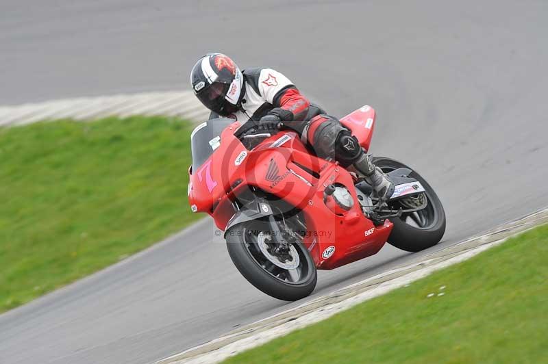 Motorcycle action photographs;anglesey circuit;anglesey trackday photographs;event digital images;eventdigitalimages;no limits trackday;oulton park circuit cheshire;peter wileman photography;trackday;trackday digital images;trackday photos;ty croes circuit wales