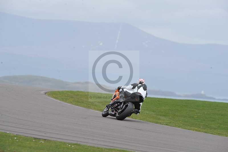 Motorcycle action photographs;anglesey circuit;anglesey trackday photographs;event digital images;eventdigitalimages;no limits trackday;oulton park circuit cheshire;peter wileman photography;trackday;trackday digital images;trackday photos;ty croes circuit wales