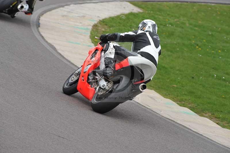 Motorcycle action photographs;anglesey circuit;anglesey trackday photographs;event digital images;eventdigitalimages;no limits trackday;oulton park circuit cheshire;peter wileman photography;trackday;trackday digital images;trackday photos;ty croes circuit wales