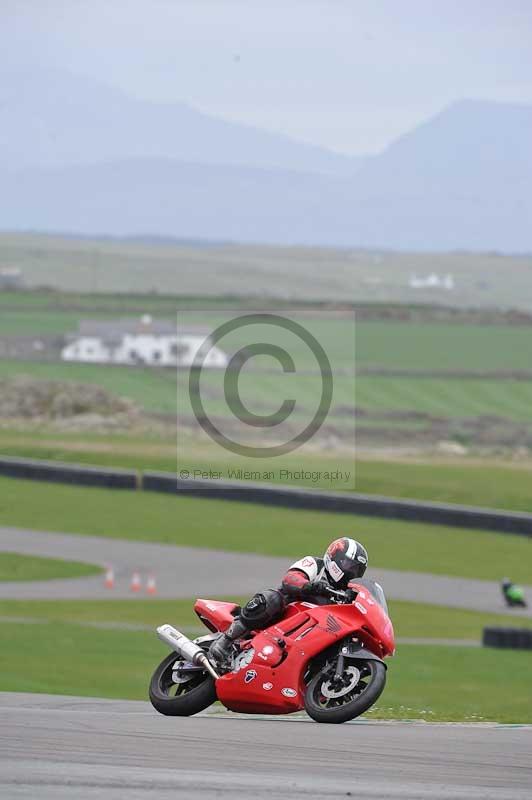Motorcycle action photographs;anglesey circuit;anglesey trackday photographs;event digital images;eventdigitalimages;no limits trackday;oulton park circuit cheshire;peter wileman photography;trackday;trackday digital images;trackday photos;ty croes circuit wales