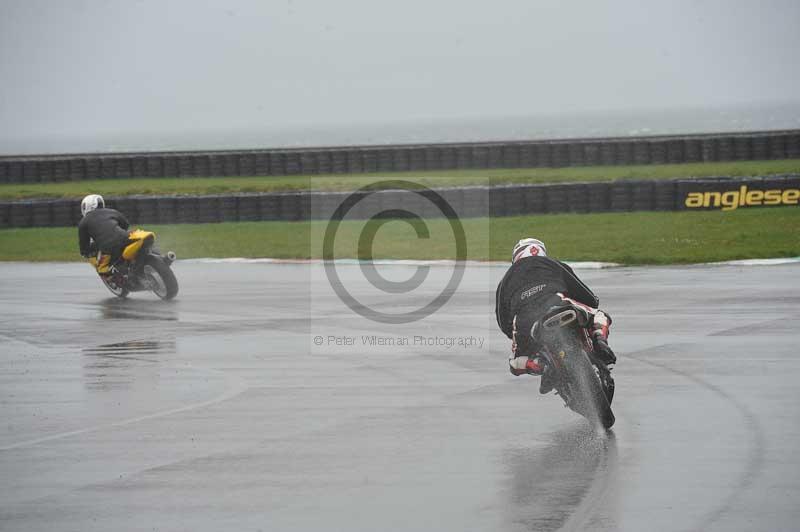 Motorcycle action photographs;anglesey circuit;anglesey trackday photographs;event digital images;eventdigitalimages;no limits trackday;oulton park circuit cheshire;peter wileman photography;trackday;trackday digital images;trackday photos;ty croes circuit wales